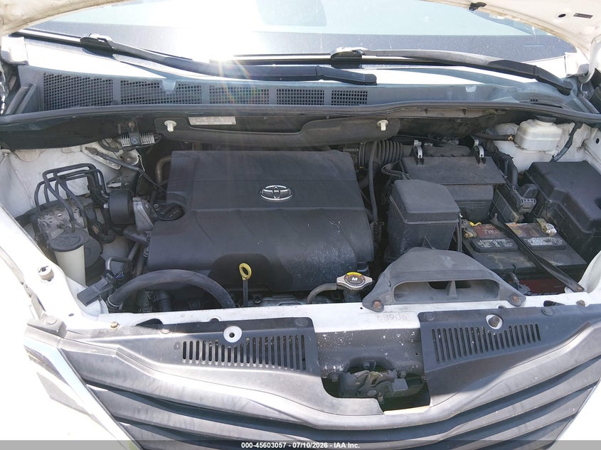 TOYOTA SIENNA 2013 VIN 5TDKK3DC4DS403720