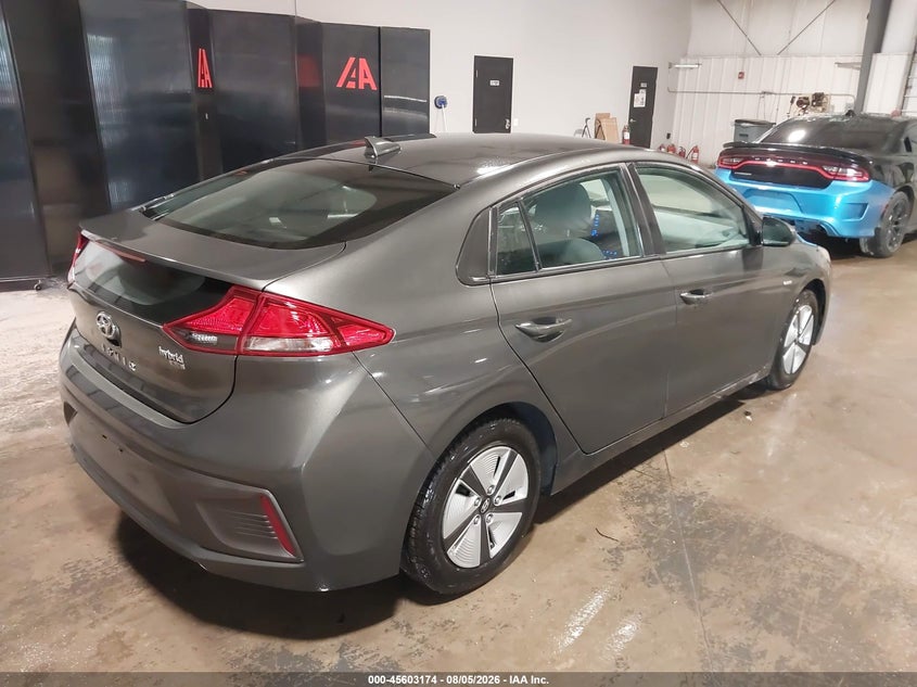 2020 HYUNDAI IONIQ HYBRID auction photo 4