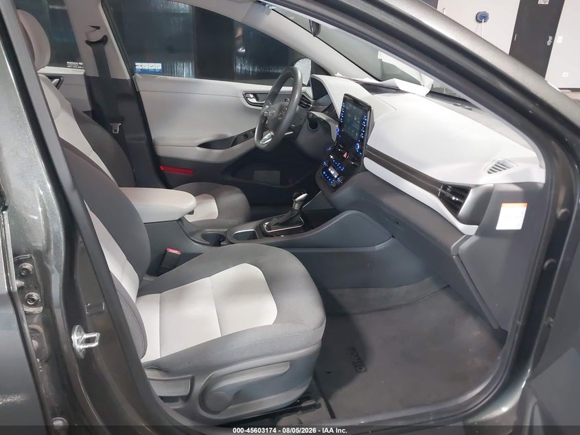 2020 HYUNDAI IONIQ HYBRID auction photo 5