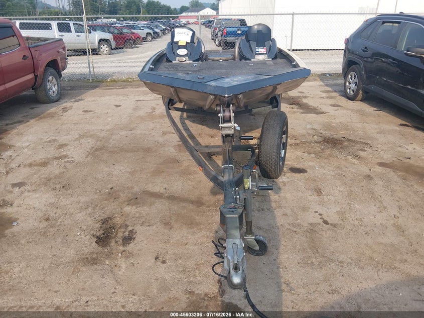 2014 RANGER RT188 TOURNAMENT SERIES BASS BOAT AND TRAILER auction photo 6