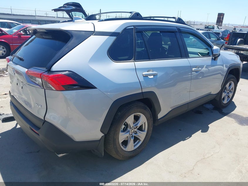 2025 TOYOTA RAV4 auction photo 4