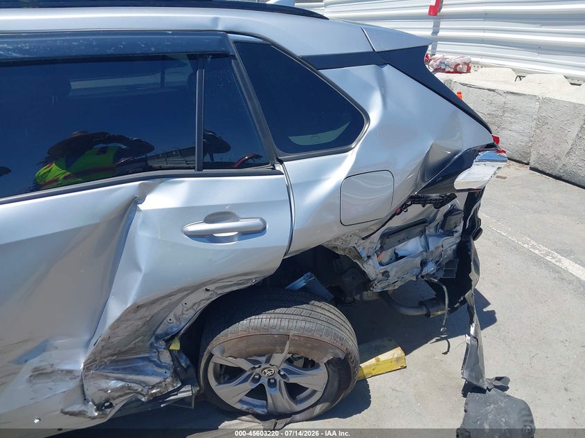 2025 TOYOTA RAV4 auction photo 6