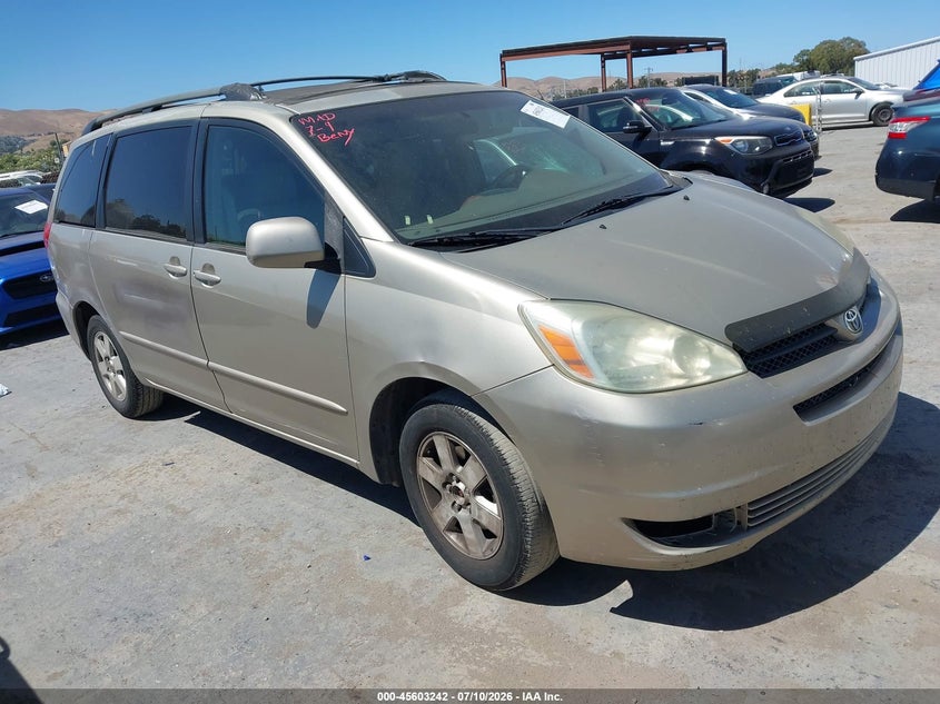 2004 TOYOTA SIENNA XLE