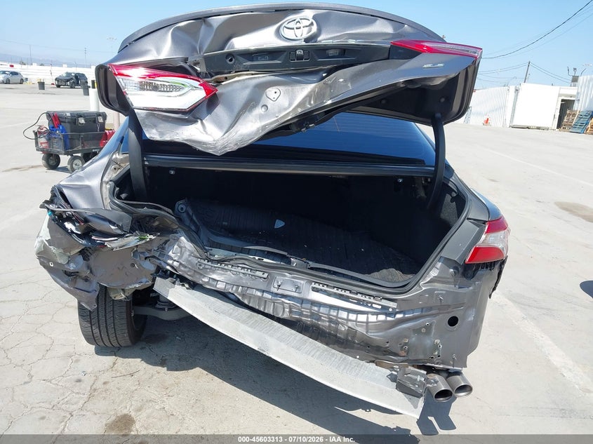 2020 TOYOTA CAMRY auction photo 6