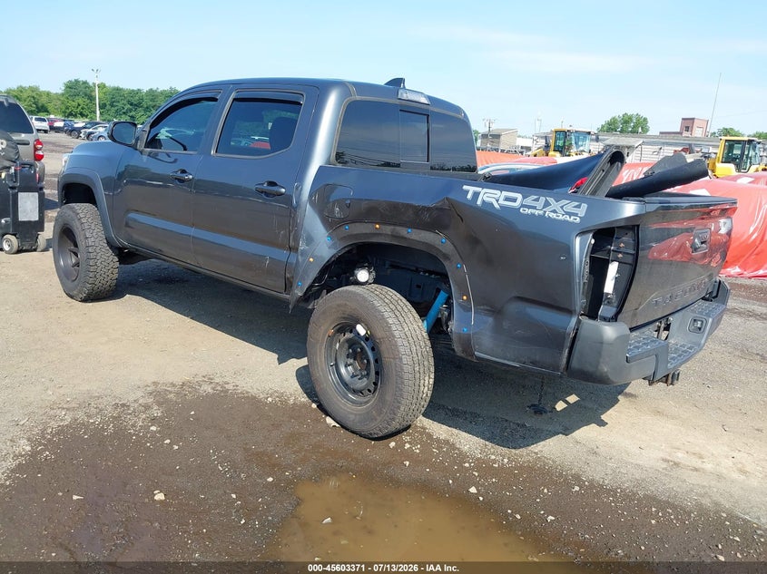 2020 TOYOTA TACOMA auction photo 3