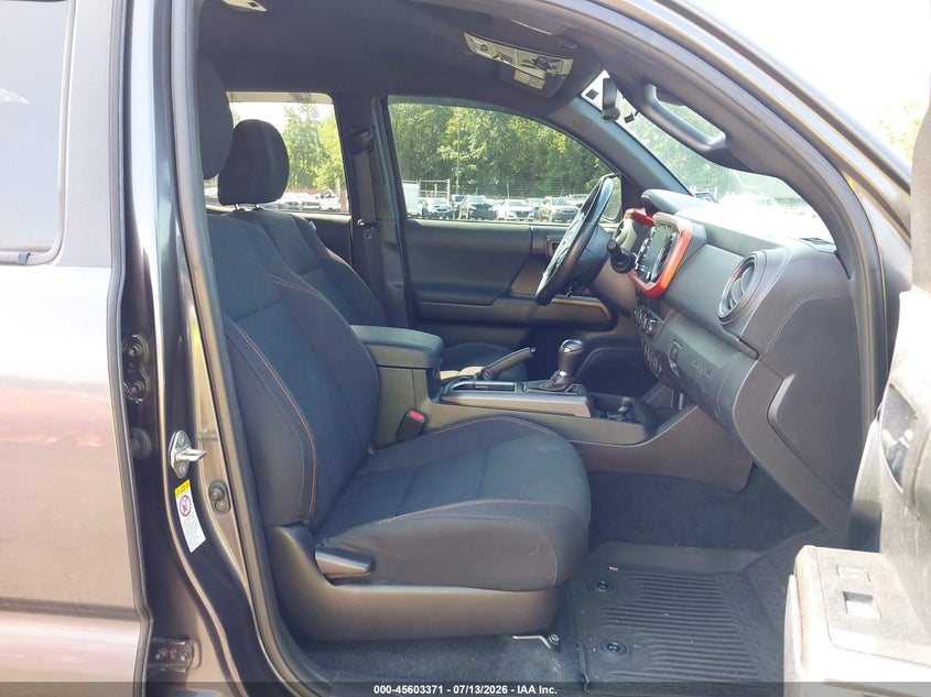 2020 TOYOTA TACOMA auction photo 5