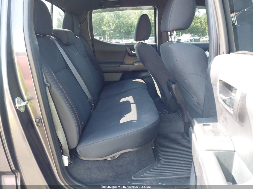 2020 TOYOTA TACOMA auction photo 8