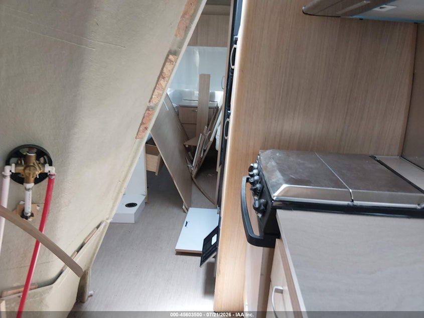 2018 AIRSTREAM FLYING CLOUD 27FB auction photo 8