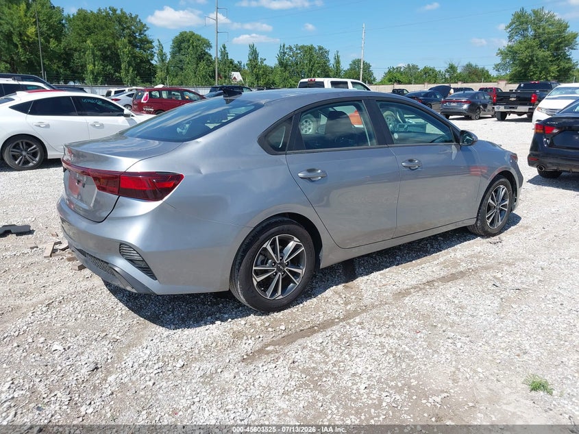 2024 KIA FORTE auction photo 4