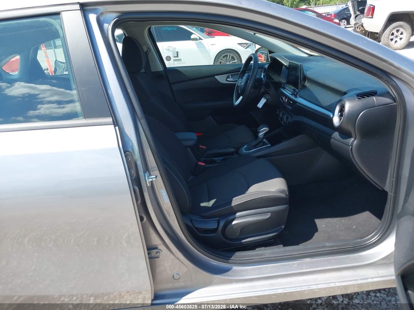 2024 KIA FORTE auction photo 5