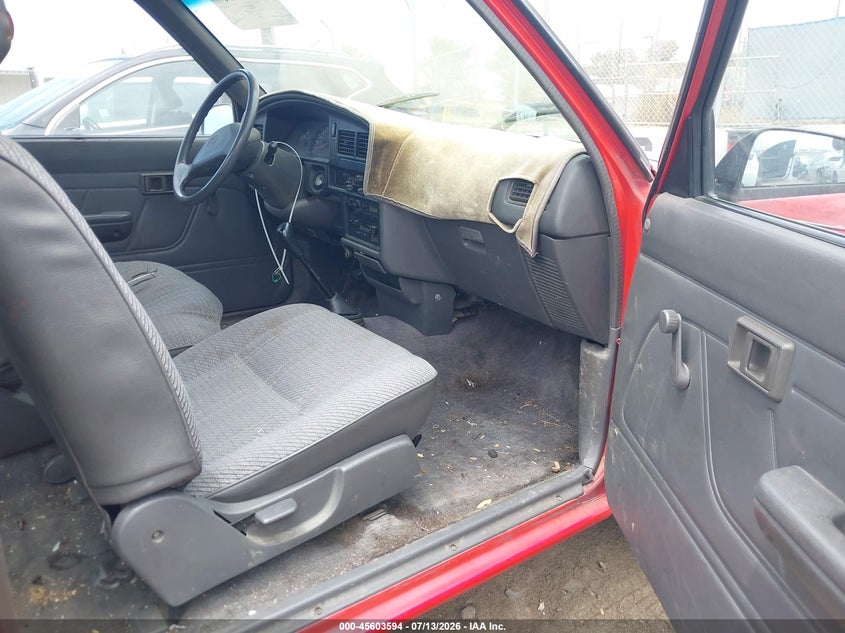 1992 TOYOTA PICKUP auction photo 5