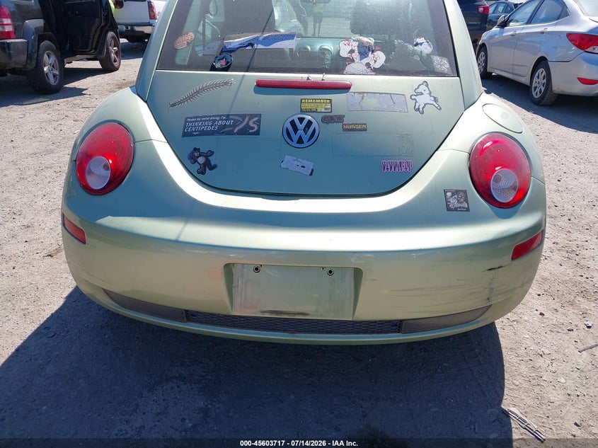2010 VOLKSWAGEN NEW BEETLE auction photo 6