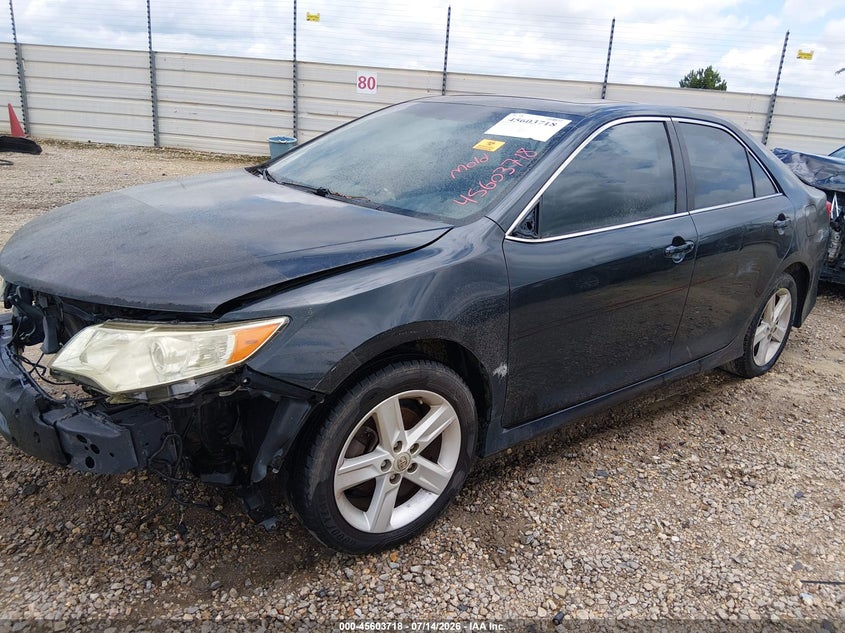 2014 TOYOTA CAMRY auction photo 2