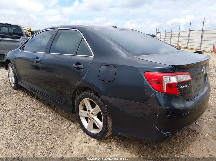 2014 TOYOTA CAMRY auction photo 3