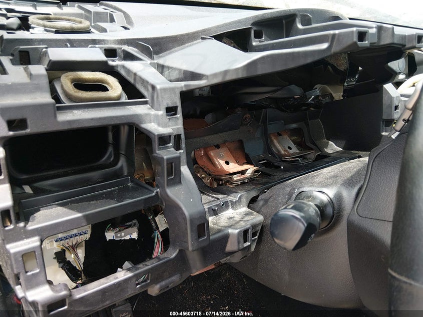2014 TOYOTA CAMRY auction photo 7