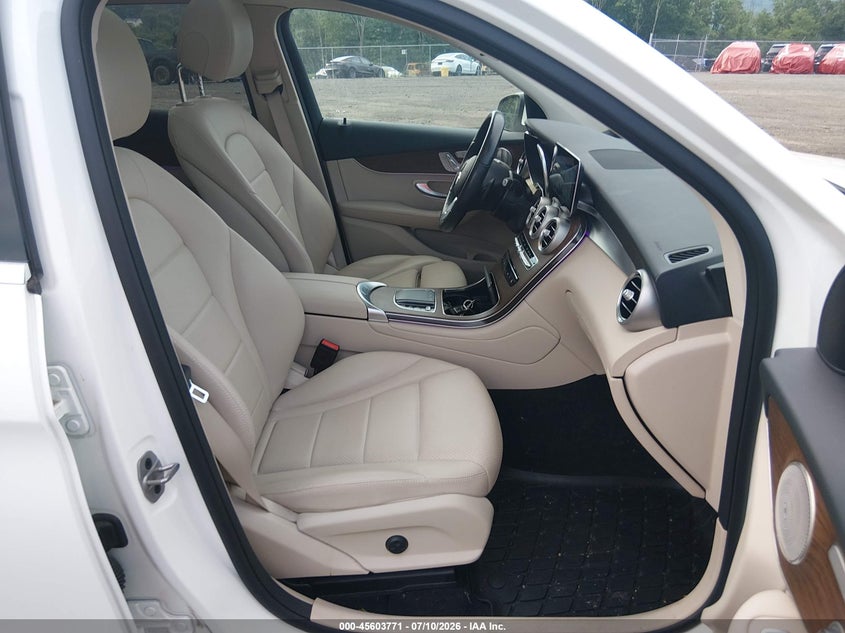 2021 MERCEDES-BENZ GLC 300 auction photo 5