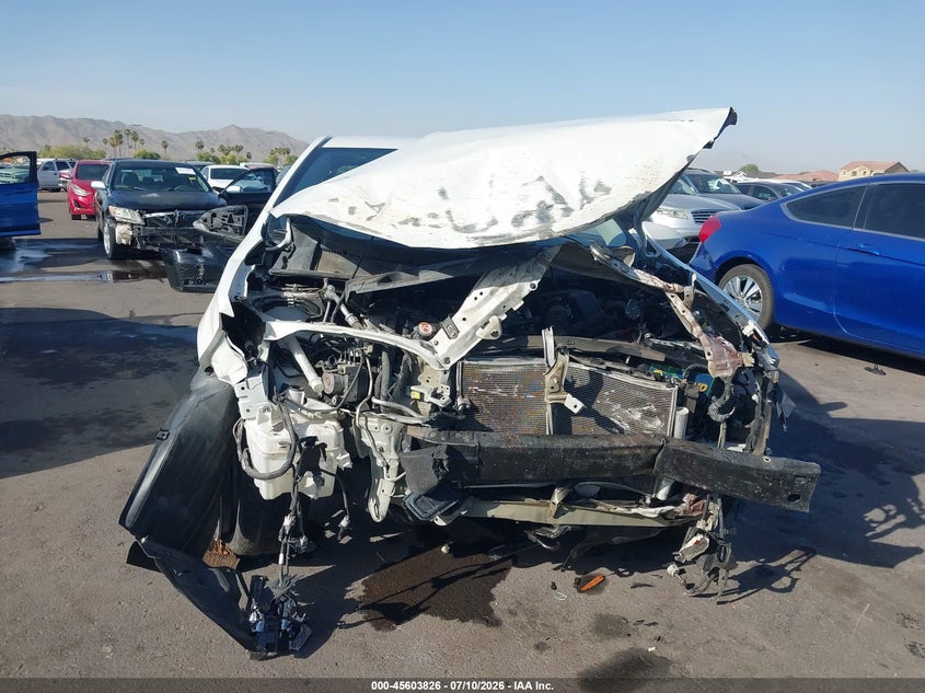 2018 TOYOTA COROLLA auction photo 6