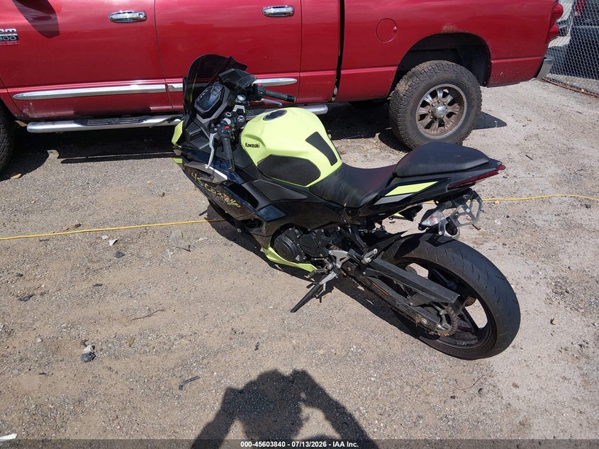 KAWASAKI EX500 2026