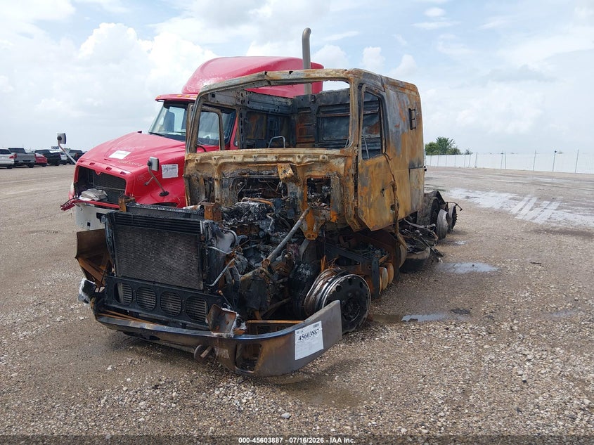 2012 VOLVO VN auction photo 2