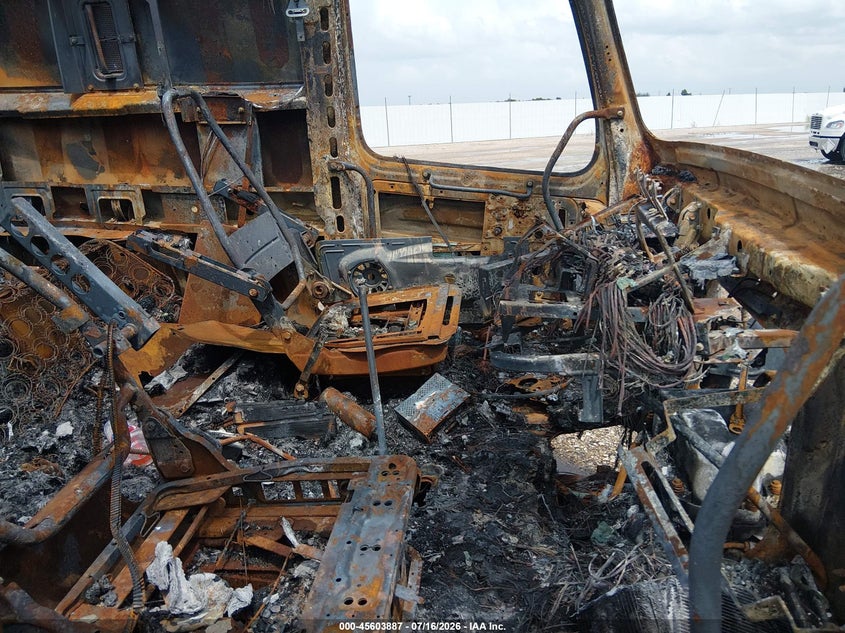 2012 VOLVO VN auction photo 5