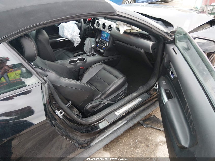 FORD MUSTANG - zdjęcie 5