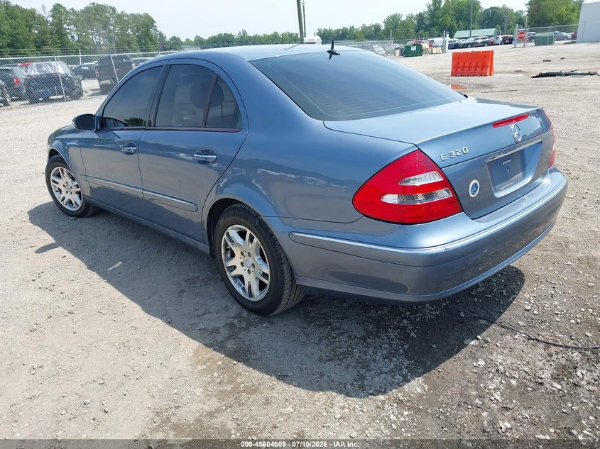 2003 MERCEDES-BENZ E 320 auction photo 3