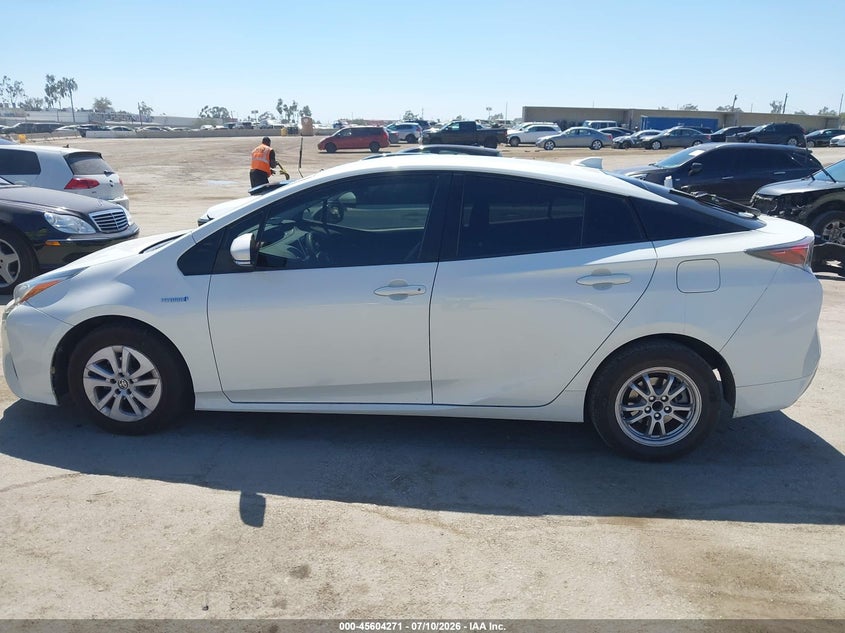 2017 TOYOTA PRIUS TWO — Photo 15