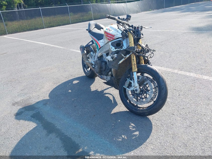 2020 APRILIA TUONO V4 1100 RR auction photo 2