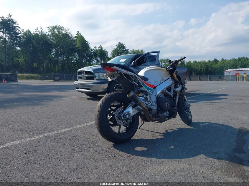 2020 APRILIA TUONO V4 1100 RR auction photo 3
