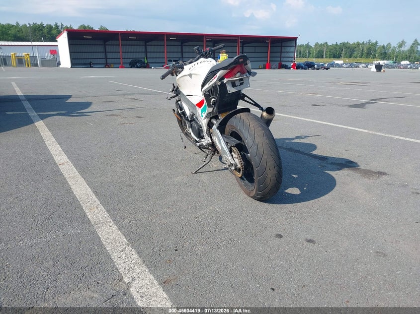 2020 APRILIA TUONO V4 1100 RR auction photo 4