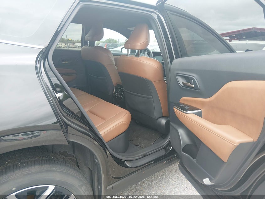 2025 TOYOTA CROWN SIGNIA auction photo 8