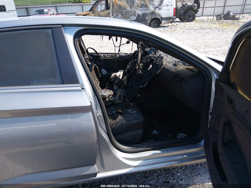 2021 VOLKSWAGEN JETTA auction photo 5