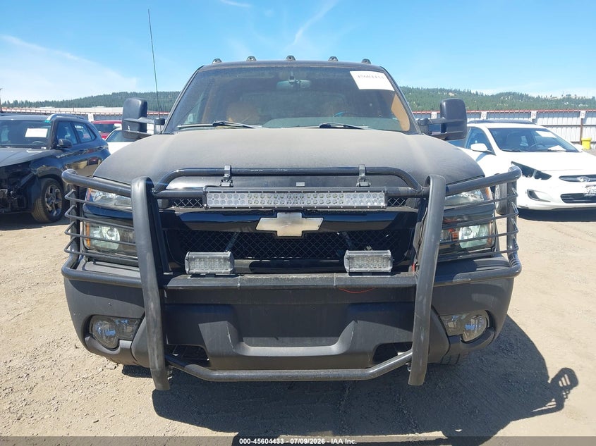 2002 Chevrolet Avalanche 1500 VIN: 3GNEK13T12G175326 Lot: 45604433