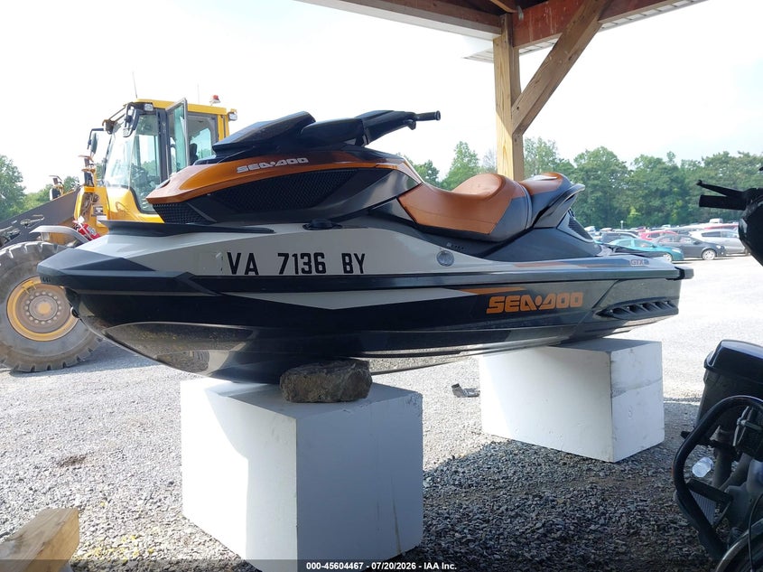2015 SEADOO GTX 155 auction photo 2
