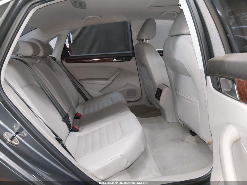 2013 VOLKSWAGEN PASSAT auction photo 8