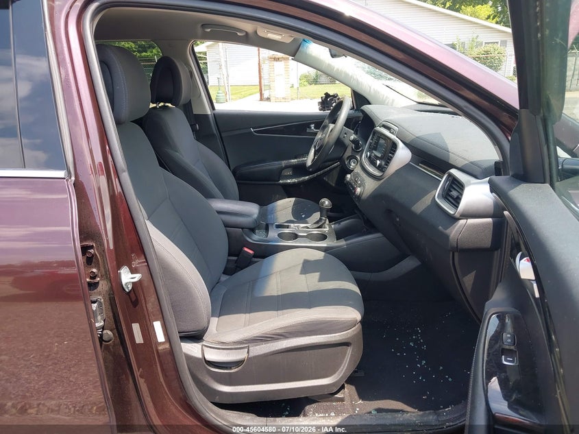 2016 KIA SORENTO auction photo 5