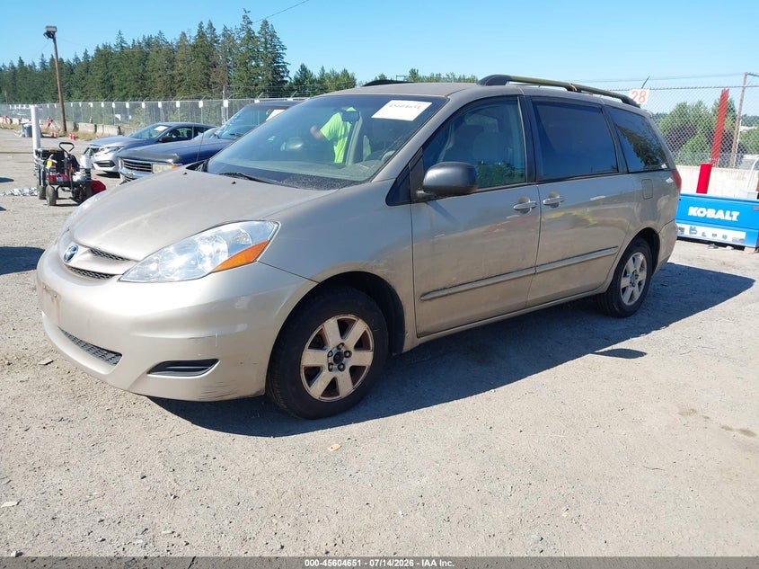 2007 TOYOTA SIENNA auction photo 2
