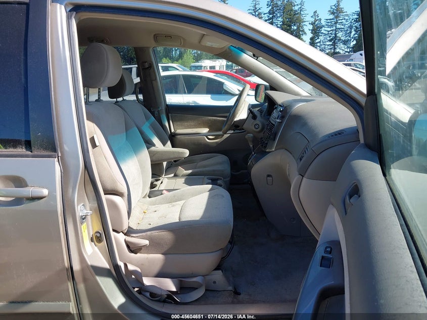 2007 TOYOTA SIENNA auction photo 5