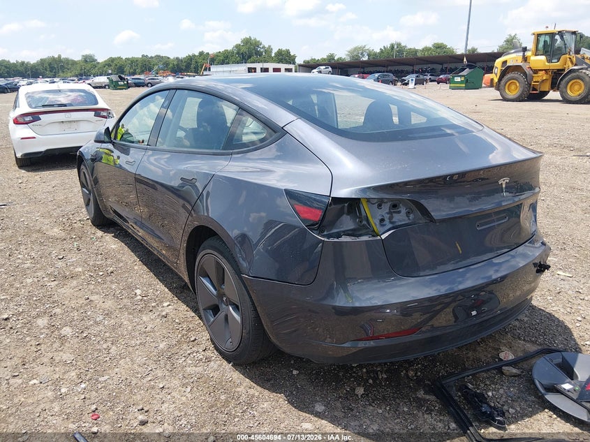 TESLA MODEL 3 - zdjęcie 3