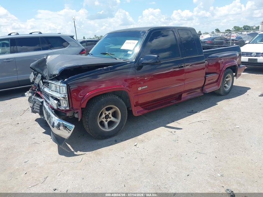 1995 Chevrolet GMT-400, Front End, IAAI, VIN 2GCEC19K1S1153453 — photo 2