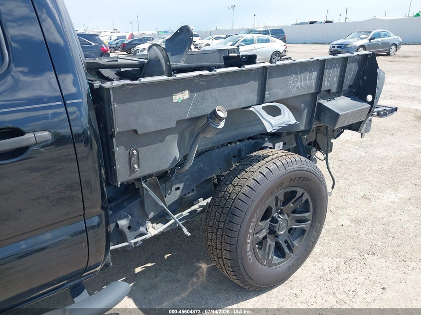2015 TOYOTA TACOMA auction photo 6
