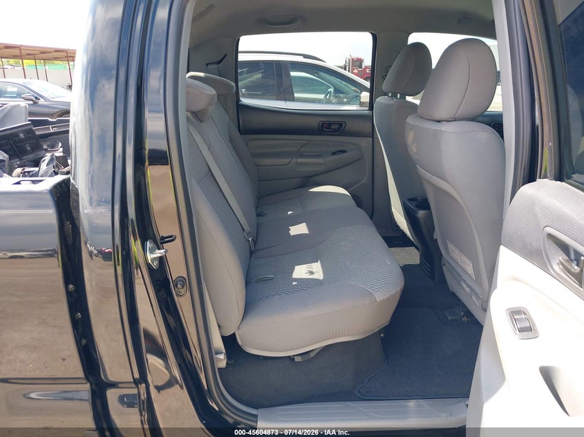 2015 TOYOTA TACOMA auction photo 8