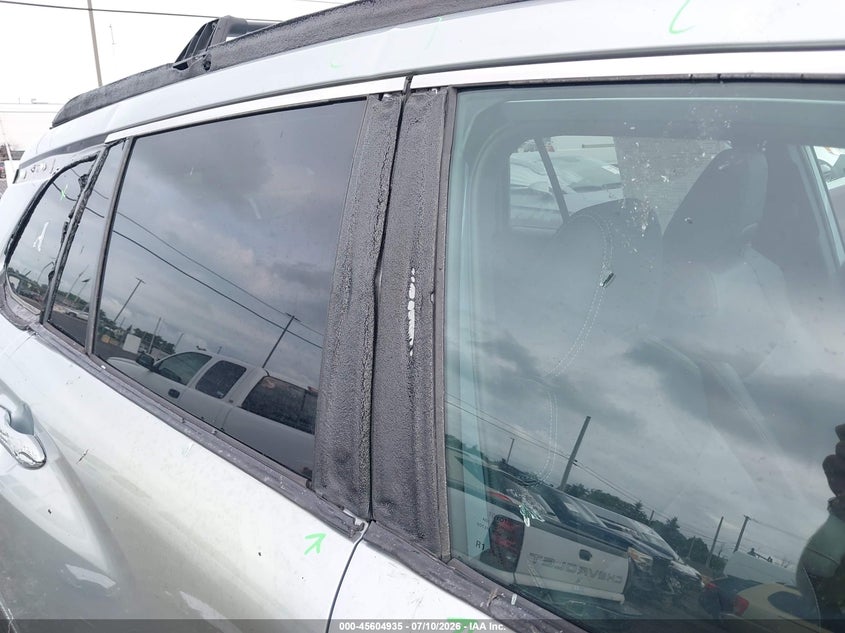 2023 Toyota Corolla Cross Xle VIN: 7MUDAABG7PV069568 Lot: 45604935