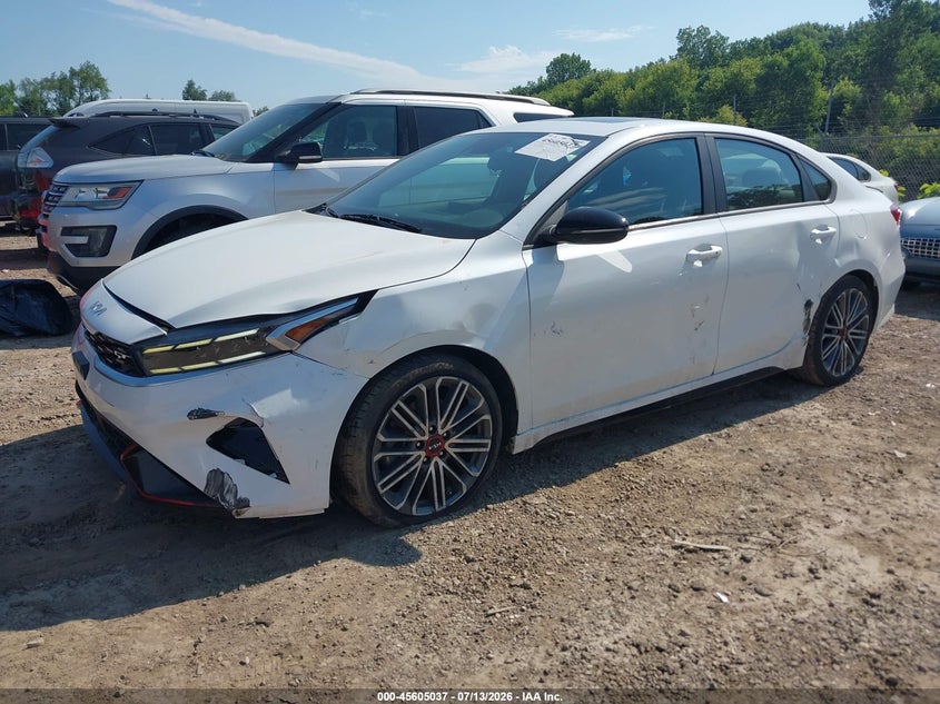 2022 Kia Forte, Front & Rear, IAAI, VIN 3KPF44AC9NE469908 — photo 2