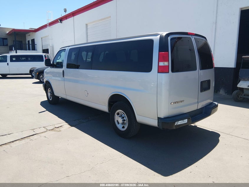 2018 CHEVROLET EXPRESS 3500 auction photo 3