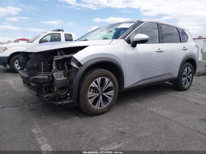 2021 Nissan Rogue, Front & Rear, IAAI, VIN 5N1AT3BB8MC767882 — photo 2