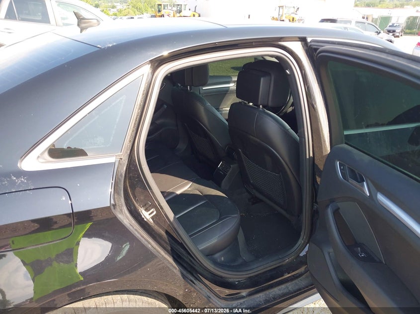 2016 AUDI A3 auction photo 8