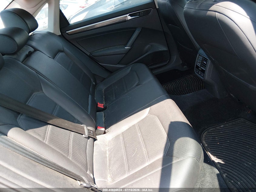 2017 VOLKSWAGEN PASSAT auction photo 8