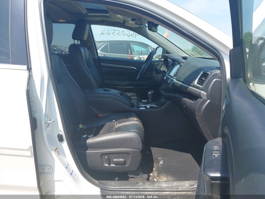 2017 TOYOTA HIGHLANDER auction photo 5