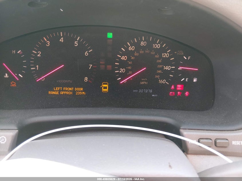 2001 LEXUS LS 430 auction photo 7